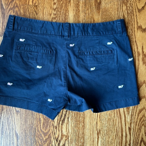 Vineyard Vines Women’s Navy Shorts with Whale Print, Size 6 - Picture 8 of 9